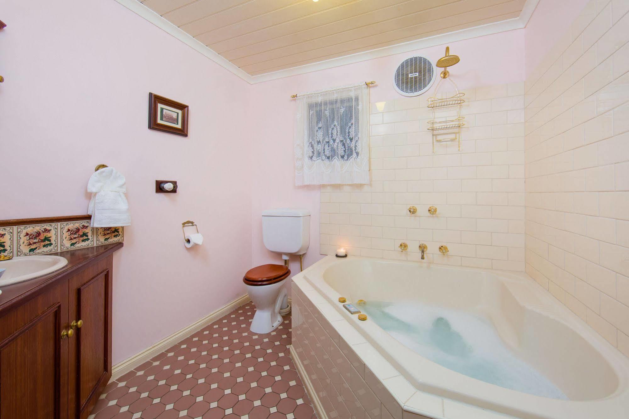 Barnsley House Bed And Breakfast Beechworth Eksteriør billede
