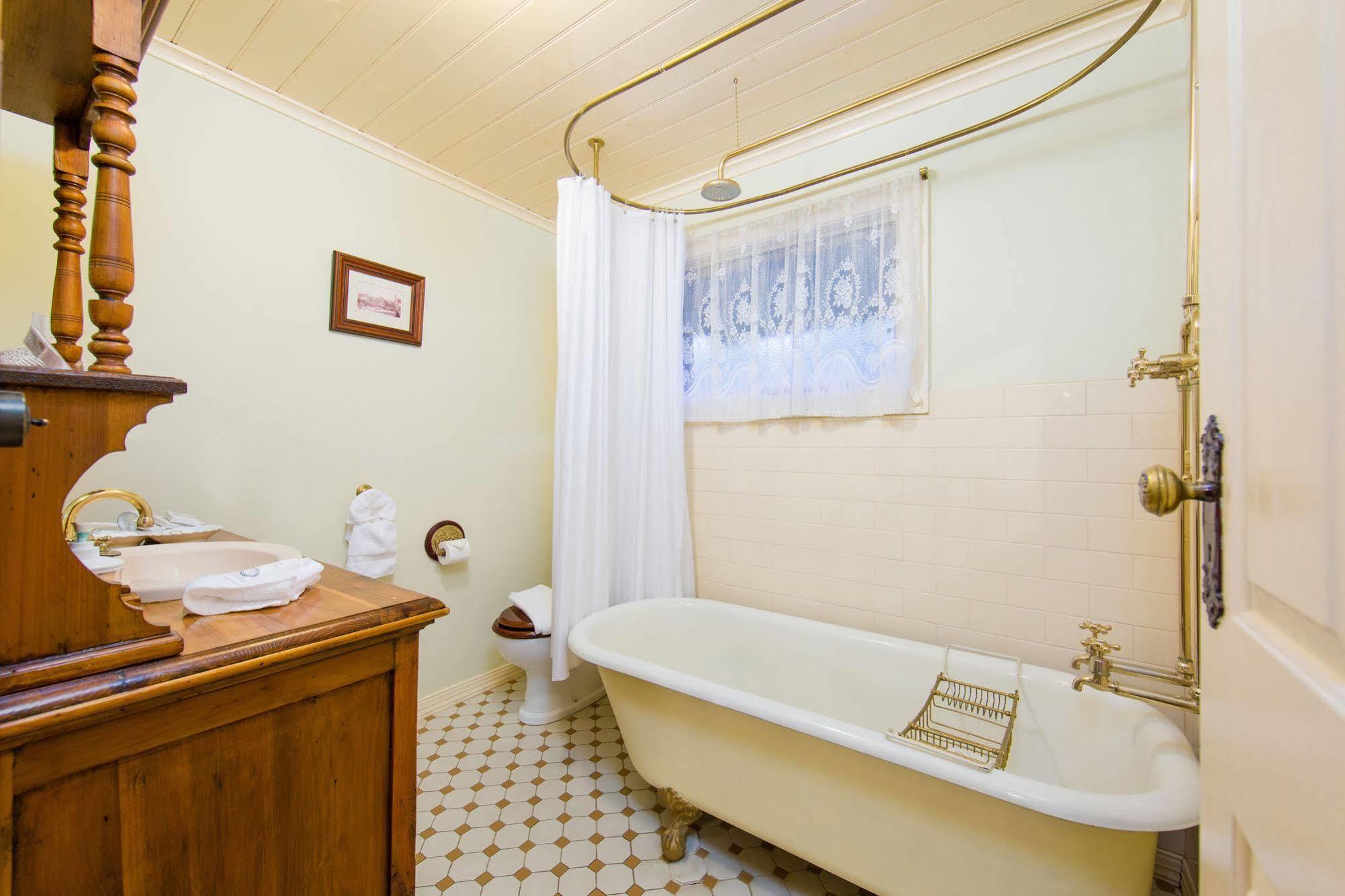 Barnsley House Bed And Breakfast Beechworth Eksteriør billede